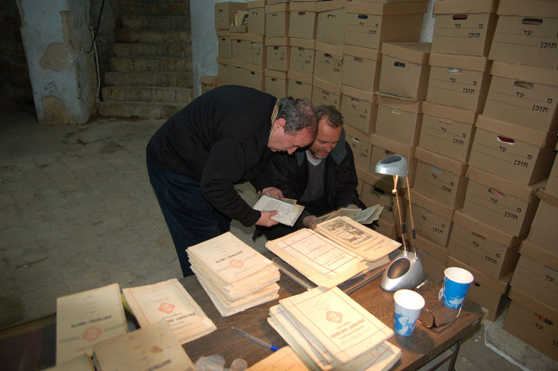 Работа по приему библиотеки Сергиевского подворья. © Иерусалимское отделение ИППО