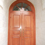 Новая дверь народной трапезной. © Иерусалимское отделение ИППО