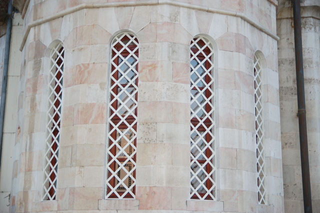 Новые окна угловой башни. © Иерусалимское отделение ИППО