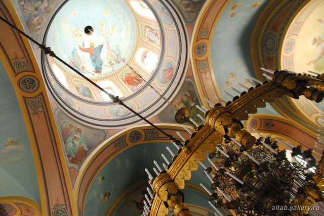 Интерьер Троицкого собора Русской Духовной Миссии в Иерусалиме. © Алекс Табак