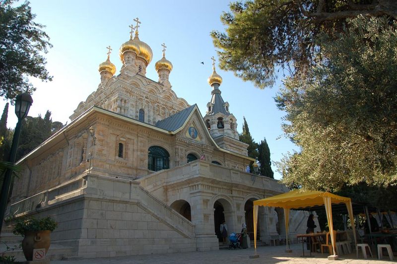 Храм св. Марии Магдалины в Гефсимании. Фото © паломнический центр "Россия в красках" в Иерусалиме