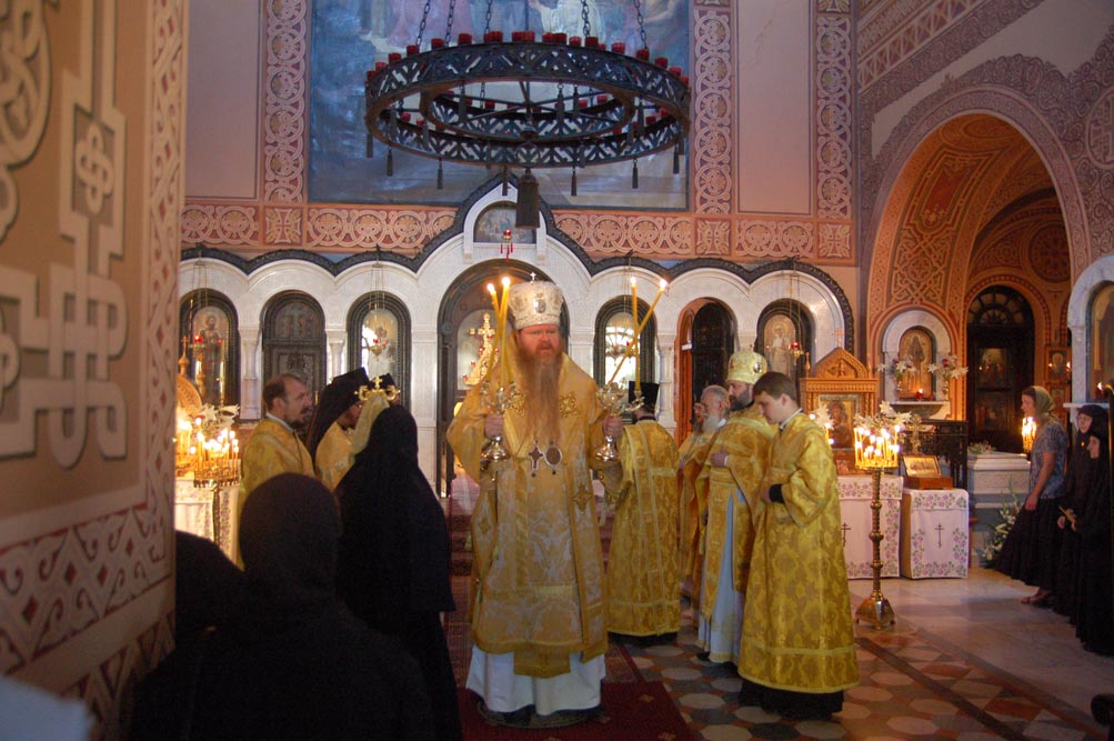 Богослужение возгавил епископ Штутгартский Агапит. Фото © паломнический центр "Россия в красках" в Иерусалиме
