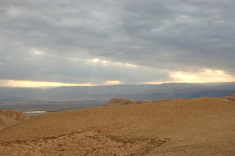 Вид Иудейской пустыни. Апрель 2006 г. Фото © паломнический центр "Россия в красках" в Иерусалиме