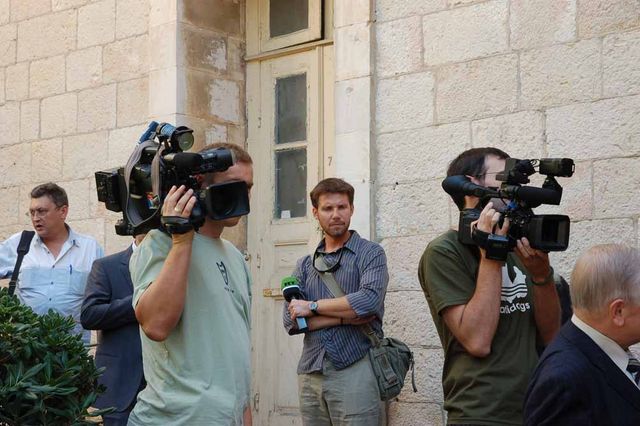 СМИ  в ожидании прибытия С.В.Степашина. © Иерусалимское отделение ИППО
