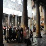 У чудотворной колонны в базилике Рождества. © Православный паломнический центр «Россия в красках» в Иерусалиме