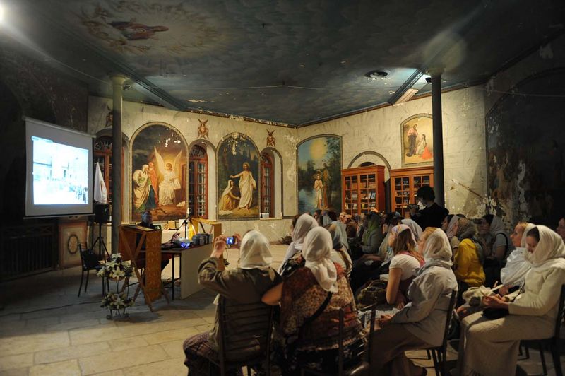 Сергиевские чтения на Сергиевском подворье для группы паломников из Санкт-Петербурга