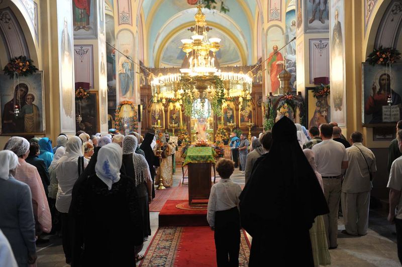 Богослужение в Троицком соборе. © Православный паломнический центр «Россия в красках» в Иерусалиме