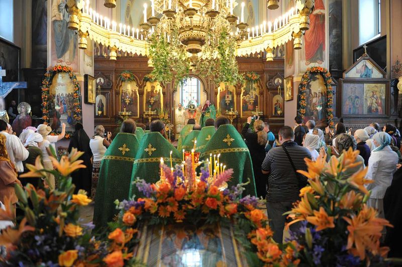 Богослужение в Троицком соборе. © Православный паломнический центр «Россия в красках» в Иерусалиме