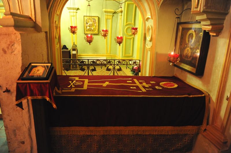 Гробница основателя Ново-Иерусалимского монастыря - Патриарха Московского Никона