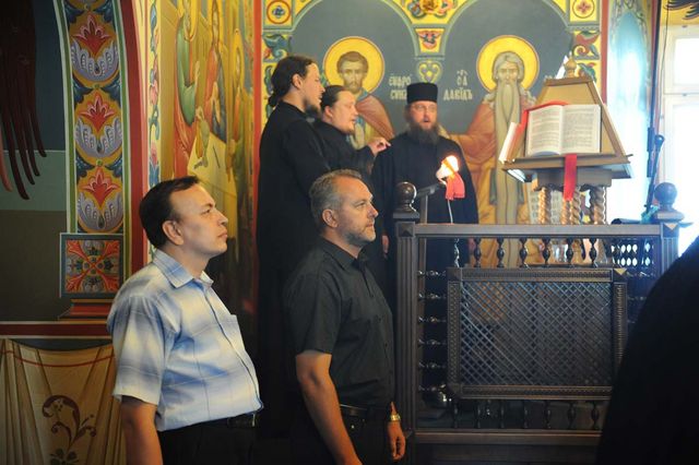 П.В. Платонов и А.А. Корнилов поминают в молитве членов ИППО. © Иерусалимское отделение ИППО