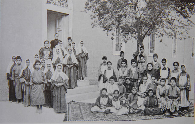 Бет-Джала. Ученицы образцовой женской школы Императорского Православного Палестинского Общества