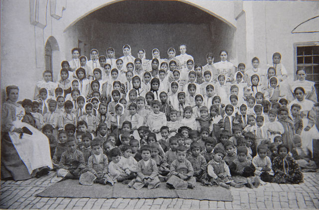 Женская школа Императорского Православного Палестинского Общества и детский сад при ней в Назарете
