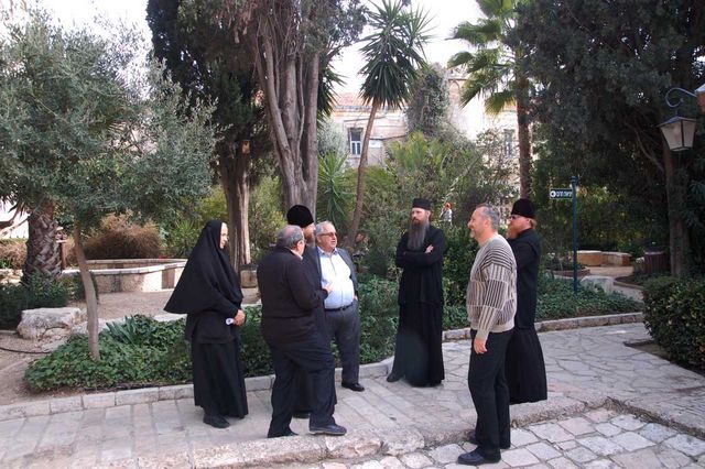 8 марта 2009 г. Начальник Русской Духовной Миссии в Иерусалиме архимандрит Тихон (Зайцев) посетил Сергиевское подворье