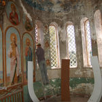 5 мая 2009 г. Очистка и окраска решеток башни народной трапезной