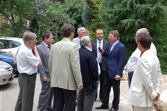 21 мая 2009 г. Управделами Президента России - В.И. Кожин во дворе Сергиевского подворья в Иерусалиме