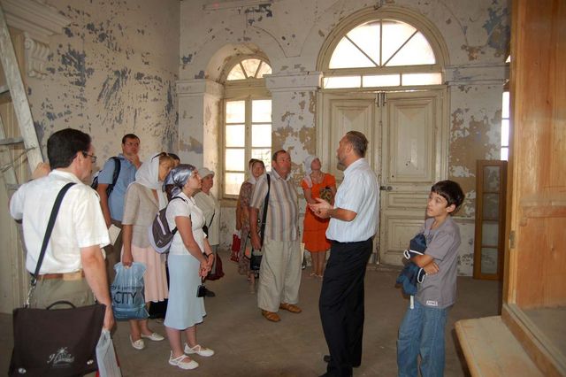 28 августа 2009 г. На праздник Успения Пресвятой Богородицы группа паломников из разных уголков России посетила Сергиевское подв