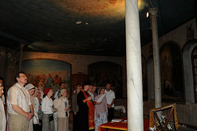 6 ноября 2009 г. Русские православные паломники из Санкт-Петербурга посетили Сергиевское подворье в Иерусалиме