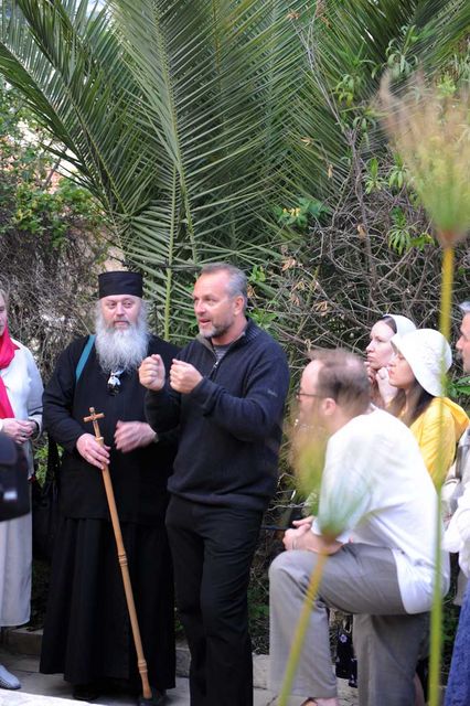 16 апреля 2010 г. Сергиевское подворье ИППО посетила группа паломников из Санкт-Петербурга