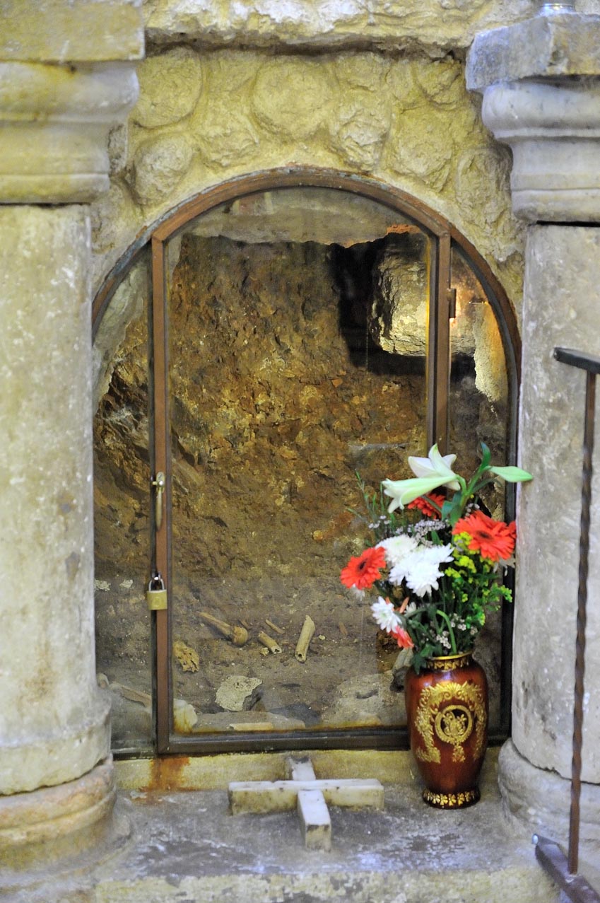 Место погребения пастухов, сподобившихся видения Ангела Господня, возвестившего им о рождении Господа Иисуса Христа