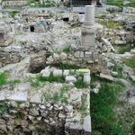 Раскопки основания языческого храма Сераписа (Асклепия) и небольших гротов-купален к востоку от дамбы купальни Вифезда