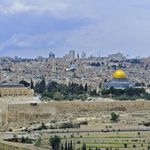 Вид на Храмовую гору и старый город Иерусалима со смотровой площадки на Елеонской горе