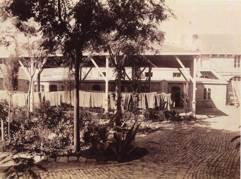 Двор внутри Сергиевского подворья. Вид с юга. Фото начала XX века