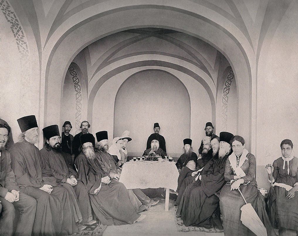 Чаепитие после молебна и панихиды в церкви св. Марии Магдалины 10 июля 1888 г. © Иерусалимское отделение ИППО