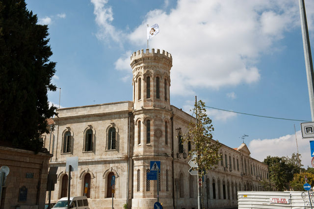 7 октября 2011 года. Флаг ИППО над башней Сергиевского подворья в Иерусалиме © Иерусалимское отделение ИППО