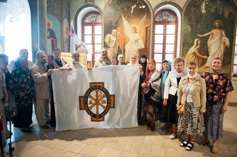 Вручение флага ИППО из Сергиевского подворья в Иерусалиме на память Калужскому отделению ИППО
