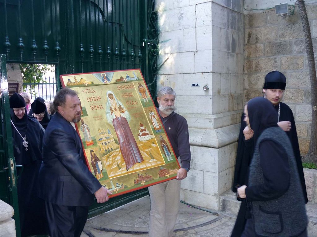 Икона принесена в монастырь св. Марии Магдалины в Гефсимании