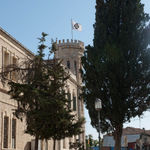 Флаг ИППО на южной башне Сергиевского подворья в Иерусалиме