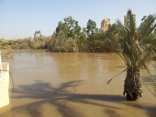 Наводнение на святой реке Иордан