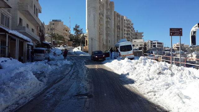 Улицы Бейт-Джалы в снегу. 15 декабря 2013 года. Воскресение