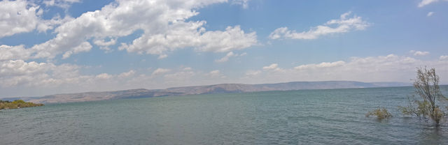 Море Галилейского. Панорама на восточный берег из Капернаума