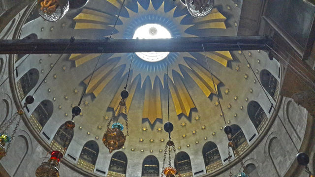 Купол ротонды в храме Гроба Господня