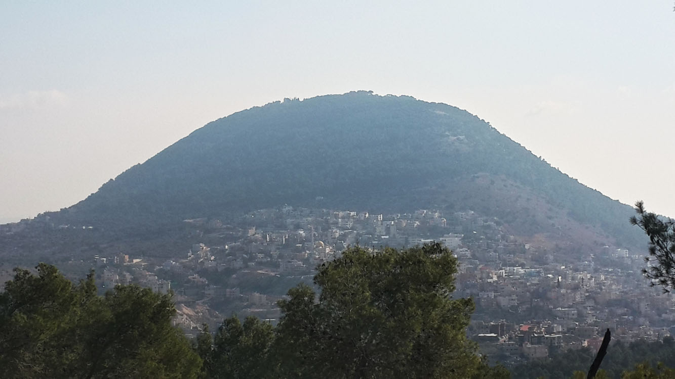Панорама на святую гору Фавор со стороны Назарета