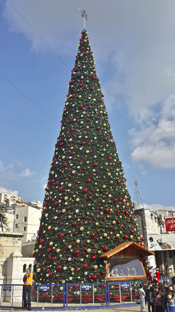 Рождественская ёлка в отеле в Назарете