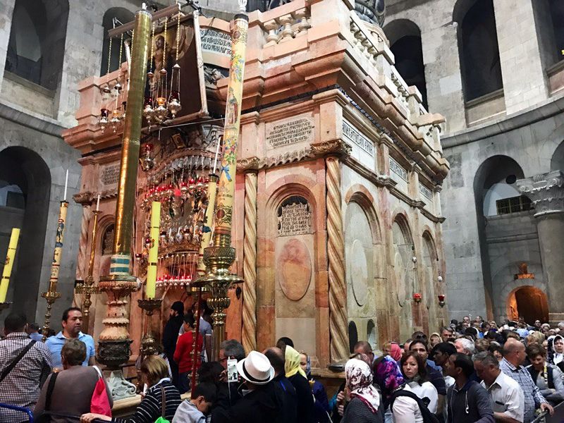 Кувуклия храма Гроба Господня после реставрации