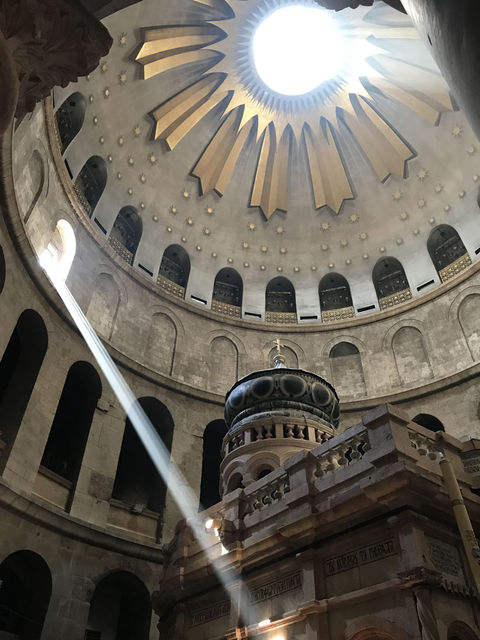 Кувуклия храма Гроба Господня после реставрации. 17 апреля 2017 года