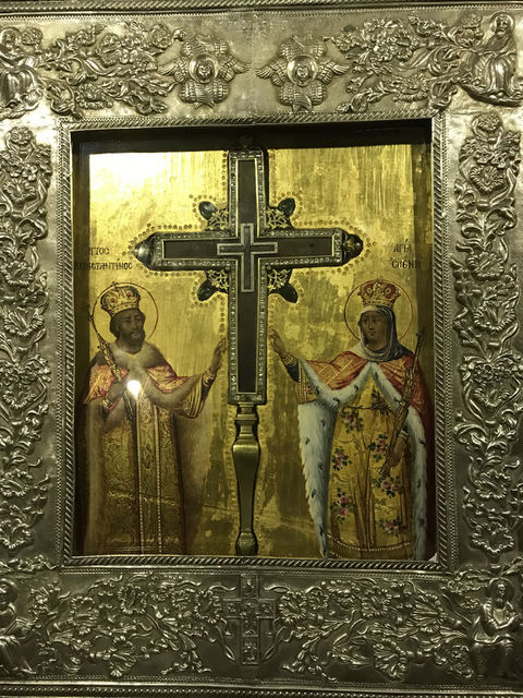 Частица Честного Животворящего Креста Господня в иконе св. равноапостольных царей Елены и Константина в храме Гроба Господня