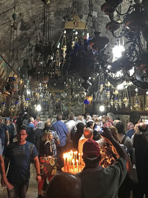 В гробнице Божией Матери в Гефсимании в Иерусалиме. 21 октября 2017