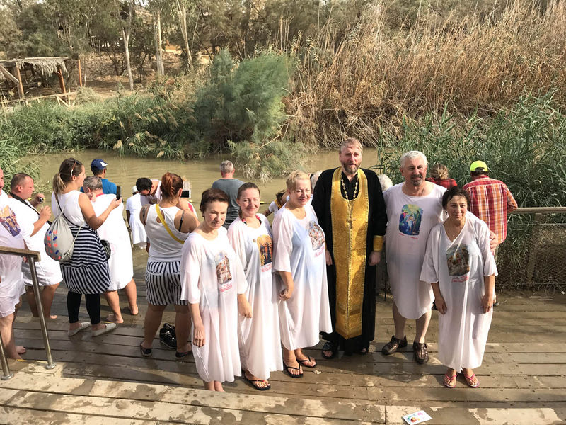 Православные паломники из Санкт-Петербурга на месте Крещения Господня на реке Иордан. 12 ноября 2017