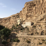 Греческий православный монастырь свв. Иоанна, Георгия Хозевитов в ущелье Вади Кельт в Иудейской пустыне. 12 ноября 2017
