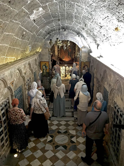 Молитва у источника Божией Матери в православном храме архангела Гавриила в Назарете. 13 ноября 2017