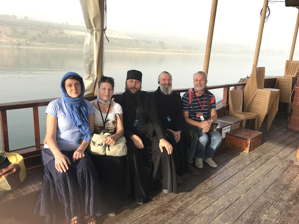 Православные паломники из Тамбова на лодке по морю Галилейскому. 14 ноября 2017