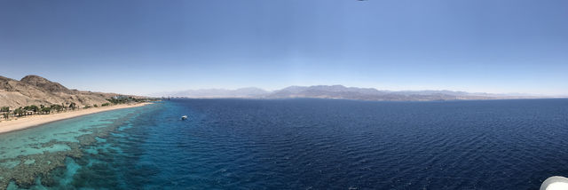 Панорама на северо-западную часть Эйлатского залива. 4 июня 2018