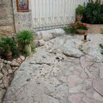 Камень апостола Фомы. По преданию здесь ему явилась Божия Матерь. © Иерусалимское отделение ИППО