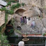 Пруд и пещерный храм. © Православный паломнический центр «Россия в красках» в Иерусалиме