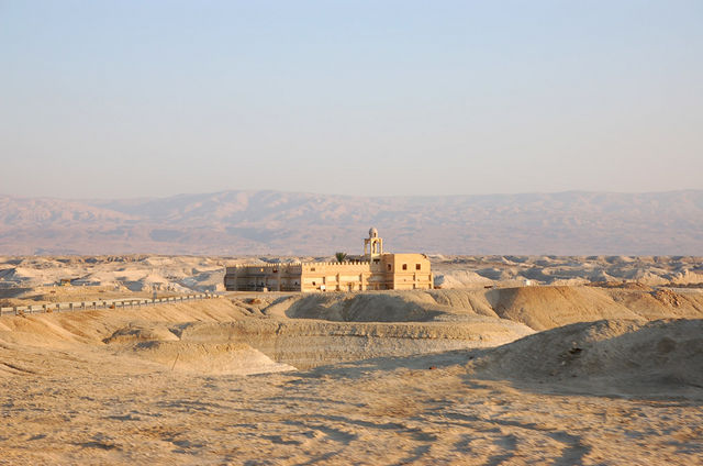 Монастырь св. Иоанна Предтечи 4 века недалеко от места Крещения. © Иерусалимское отделение ИППО