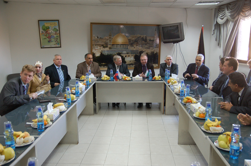 Председатель ИППО С.В.Степашин с делегацией на встрече с губернатором и мэром Иерихона. © Иерусалимское отделение ИППО